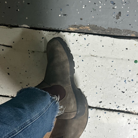 Blundstone Brown men’s size 5 Great boot, very little wear. - Picture 2 of 3